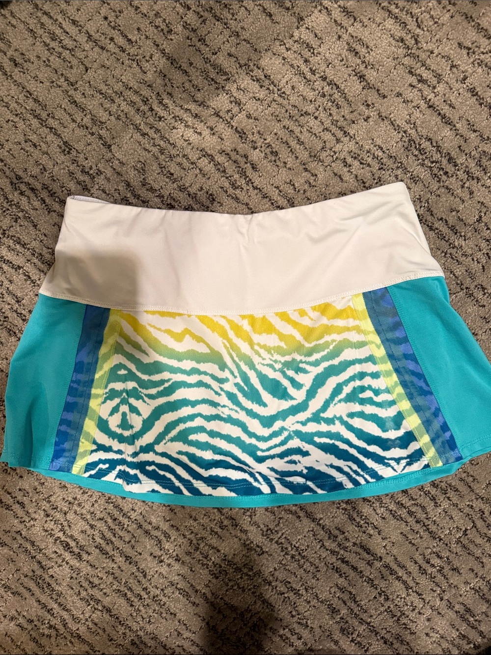 Lucky in Love White, Teal & Yellow Zebra-Print Athletic Skort Size Medium (8-10)